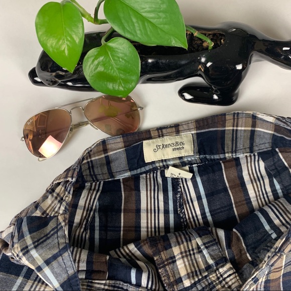 St. John's Bay Stretch Four Pocket Skort - Picture 4 of 5